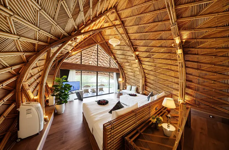 Bungalow giường đôi dưới vòm tre đan ở Serena Kim Bôi